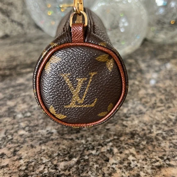 Louis Vuitton Monogram Mini Papillon Pouchette - Picture 9 of 15